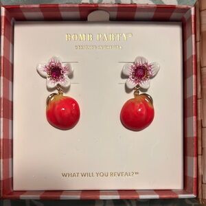 Bomb Party Red and Pink Flower Earrings